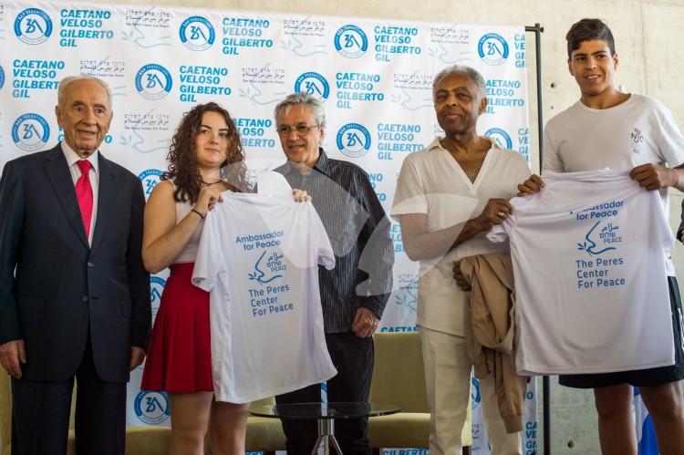Caetano Veloso and Gilberto Gil in ISRAEL with ex-president Shimon Peres