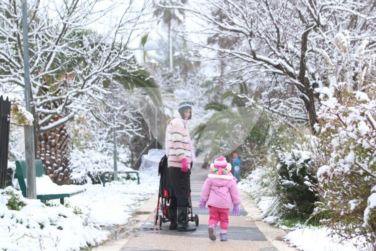 Children in the Snow in Binyamin Region January 2016