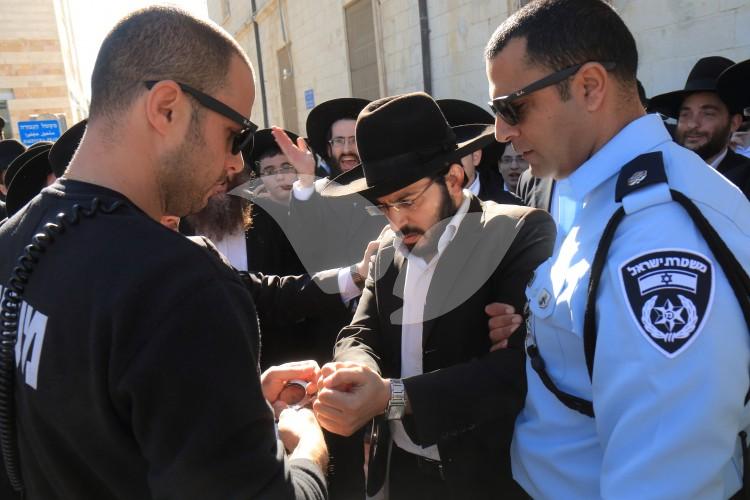 Ultra-Orthodox Demonstration Outside Jerusalem Court 13.1.16