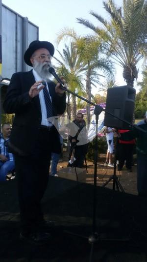 Rabbi Mordechai Nagari, Rabbi of Ma’ale Admumim, at Protest for Hebron Soldier in Ma’ale Adumim