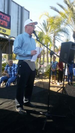 Boris Grossman, Vice Mayor of Ma’ale Adumim, at Protest in Support of Hebron Soldier in Maale Adumim, 3.31.16