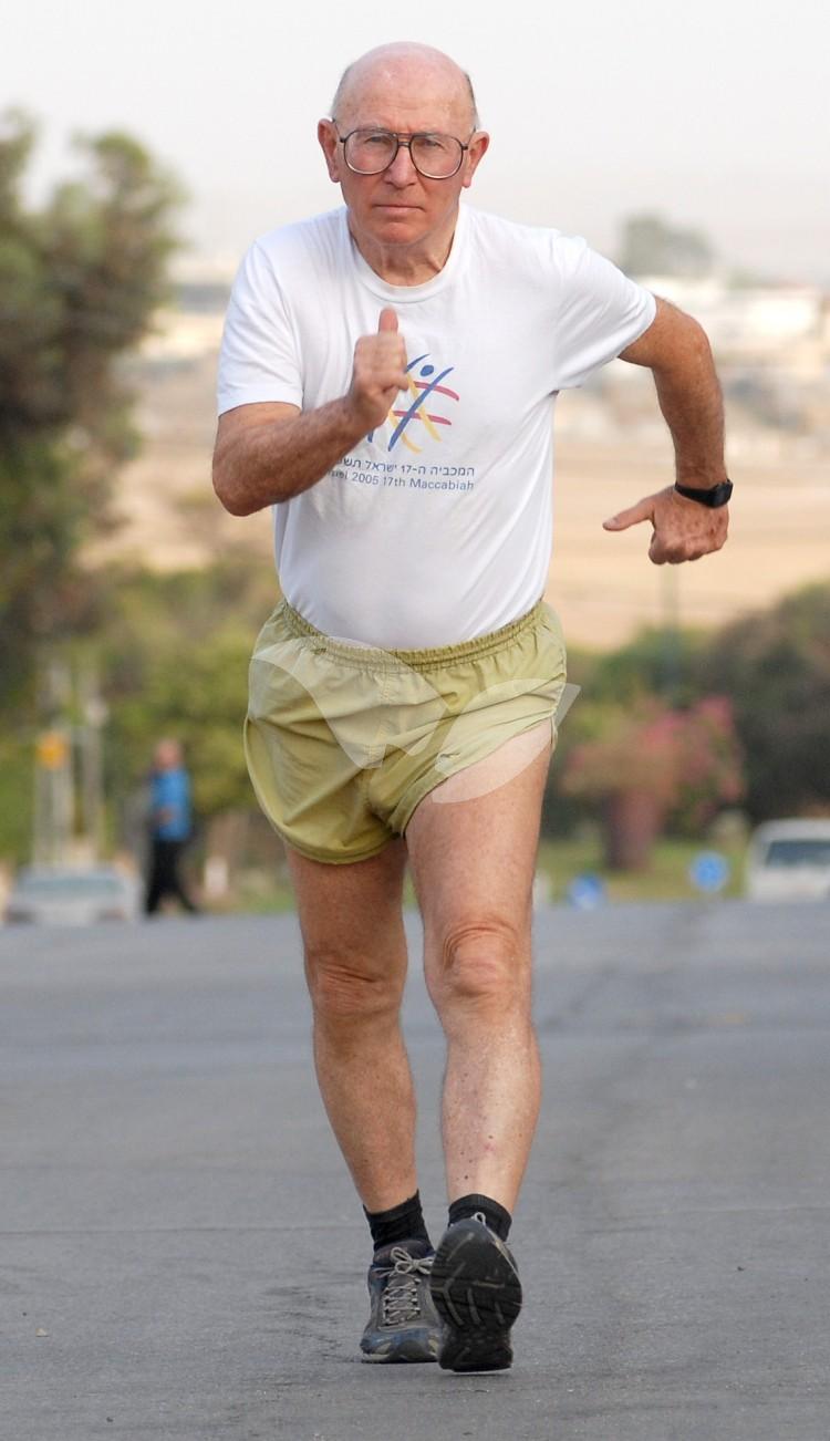 Shaul Lanady, 80-year-old race-walking champion