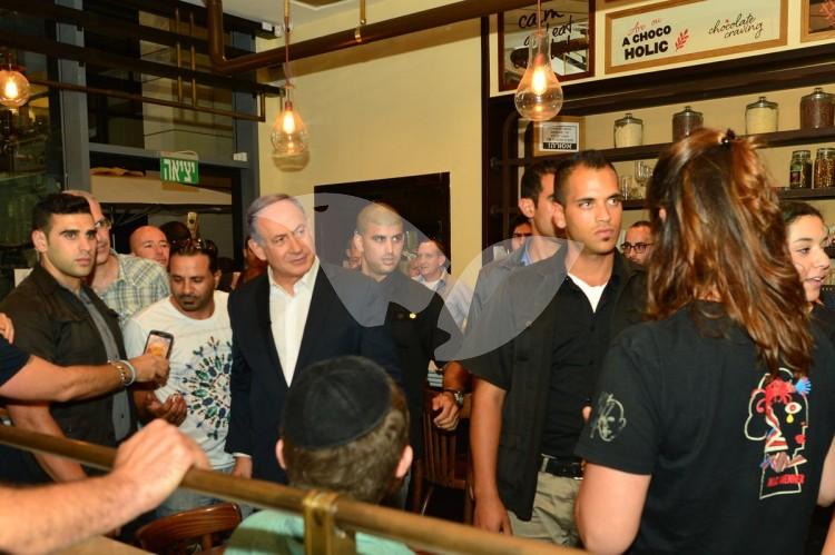 Netanyahu Visits Sarona Market Evening After Terror Attack