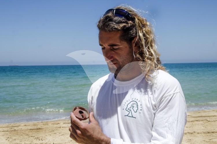Lifeguard Discovers 900 Year Old Candle on Ashkelon Beach