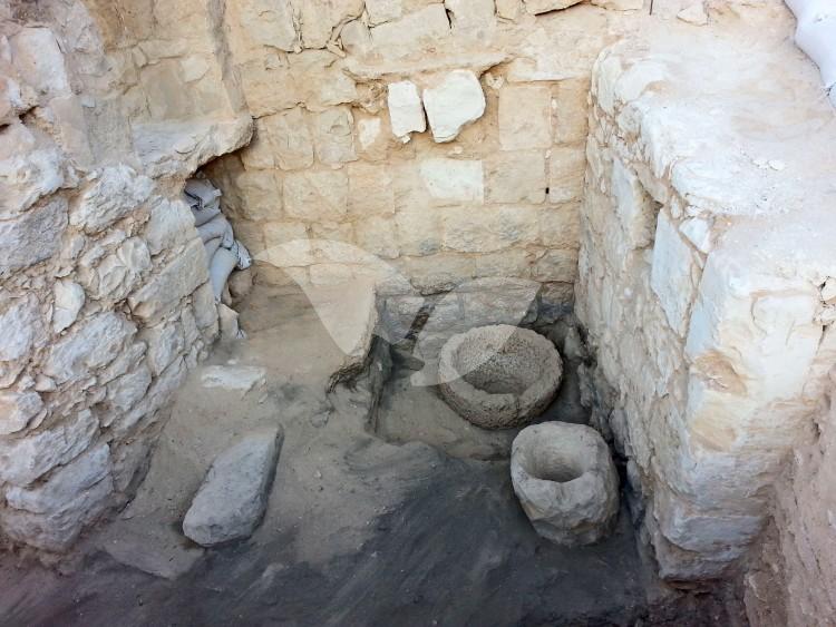 Byzantine-Era Livestock Stable Discovered in Avdat 8.9.16