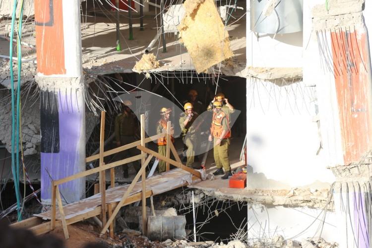 Rescue Efforts Continue in Disaster Site in Tel Aviv