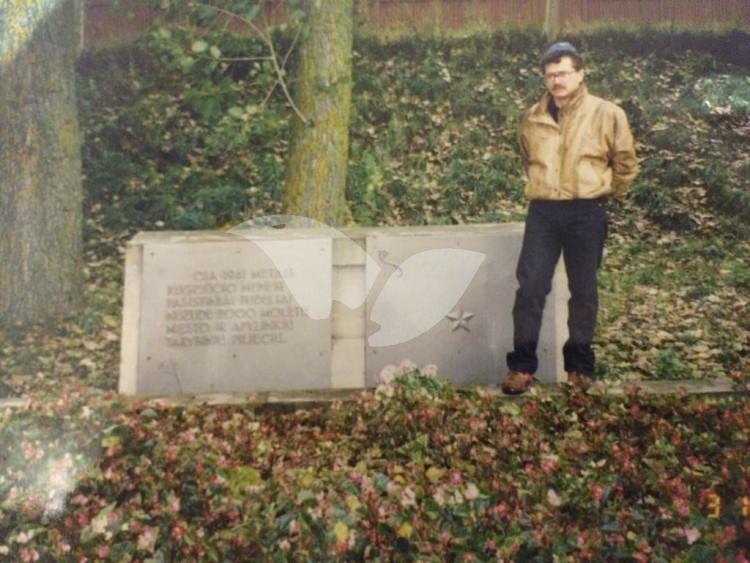 Tzvi Kritzer at the Site of the Mass Grave in Moletai, Lithuania, in 1989