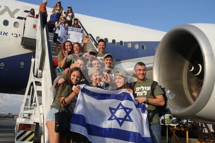 New North American Immigrants Arrive in Israel 17.8.16