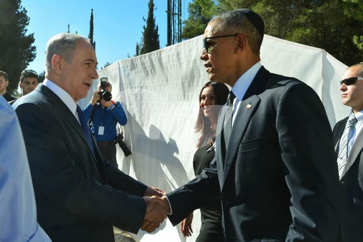 Obama, Netanyahu Shake Hands