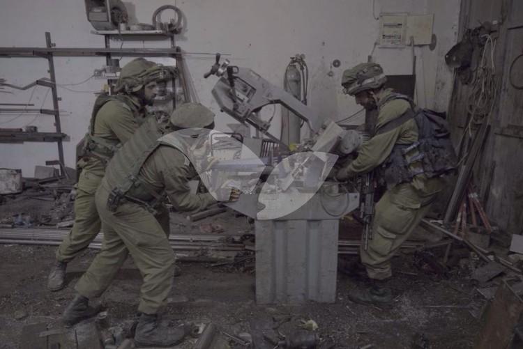 IDF Soldiers Seized an Illegal Weapon Workshop in Azzun 10.10.16
