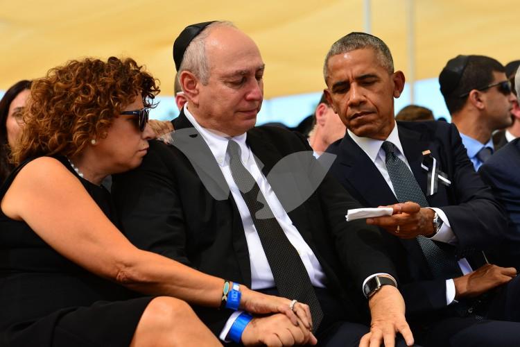 US President Barack Obama, Chemi Peres