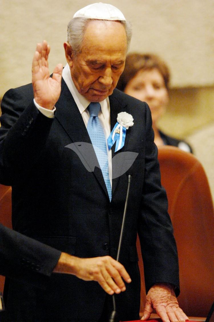 Shimon Peres Sworn as President in the Knesset, 2007