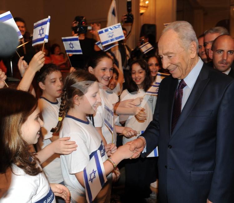 Shimon Peres as President Hosting Israeli Children
