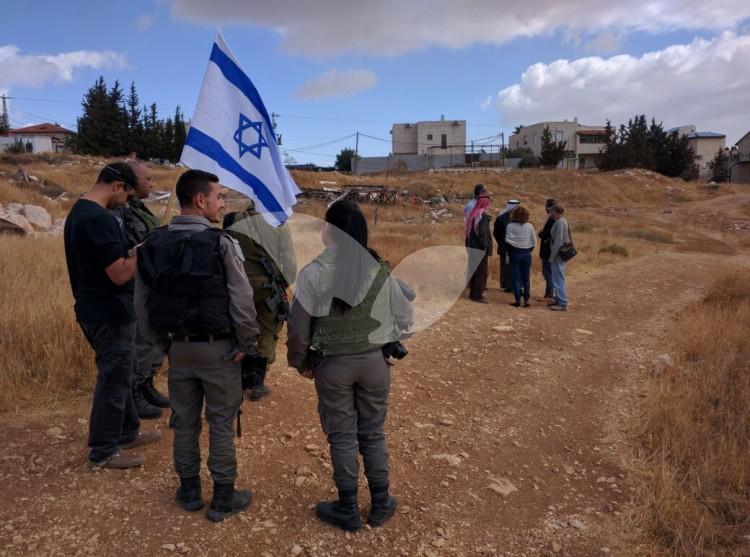 Palestinians Visiting “Private Land” in Nokdim 2.11.16
