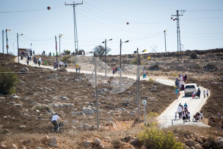 Thousands Visited Amona Settlement during Sukkot, October 2016