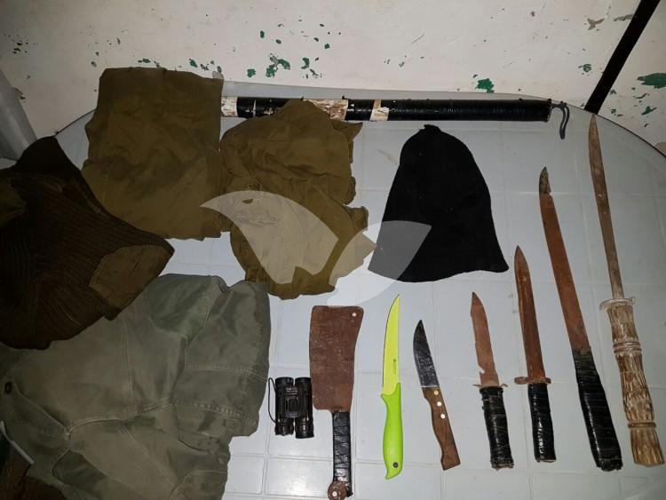 Knives and Uniforms Seized during Nightly Raids in Judea and Samaria