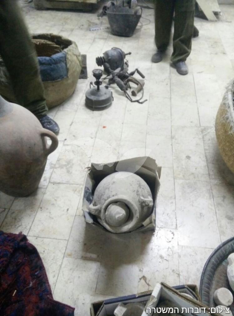 Security Forces Unearth Antiquities Theft in Samaria, 25.4.17