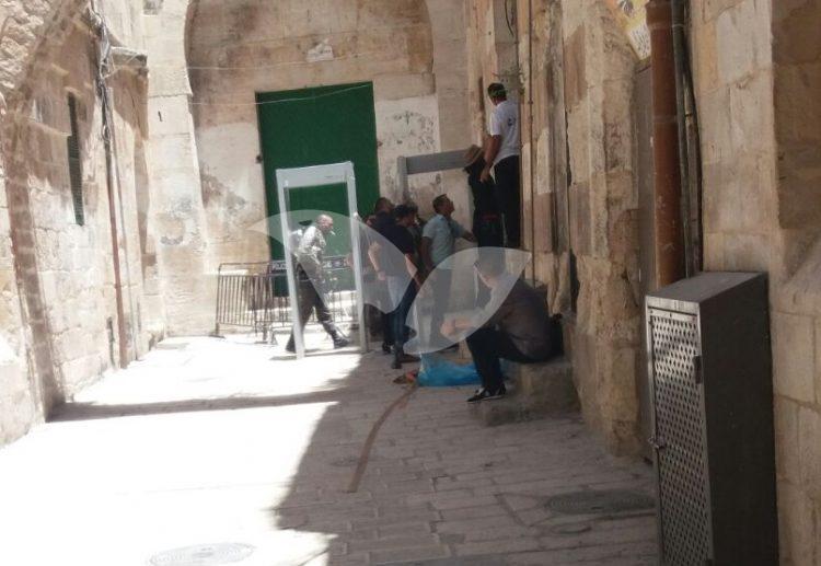 Metal detector at Temple Mount entrance