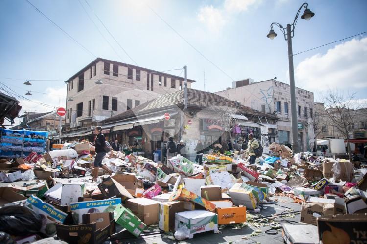 Garbage Littering the Streets During Jerusalem Municipality Strike