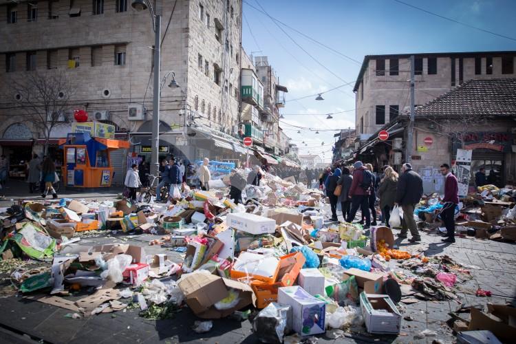 Garbage Littering the Streets During Jerusalem Municipality Strike
