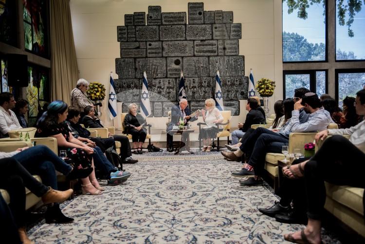 Ahead of Holocaust Memorial Day, President Reuven Rivlin hosted a meeting “Salon Memories” in Jerusalem 20.4.2017