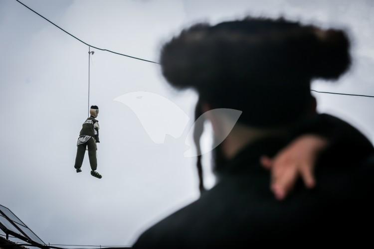 Ultra-Orthodox Hang IDF Soldiers in Effigy.