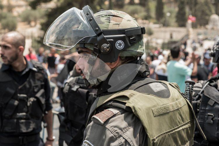 Palestinians Riot outside Temple Mount