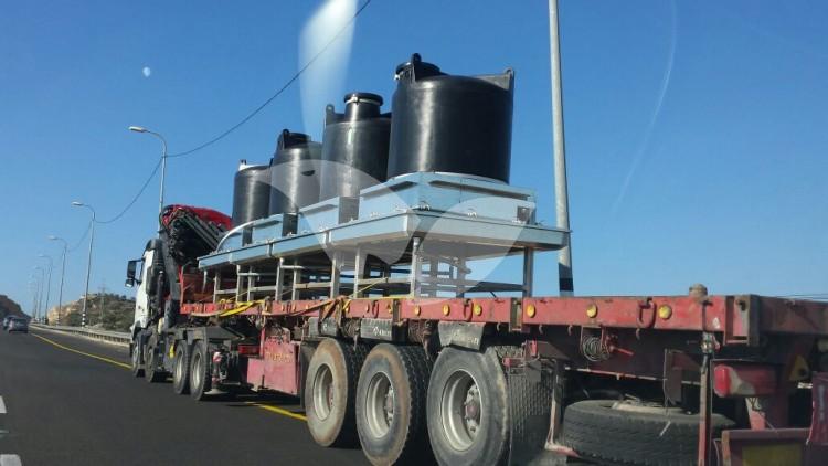 Water tanks making their way towards the IDF Base in Beit El in Preparation for Amona Evacuation