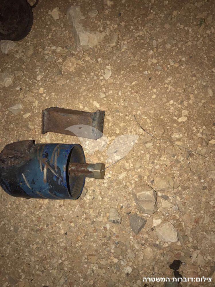 Security Forces Seize Pipe Bombs and “Carlo” Gun, Tulkarm Refugee Camp