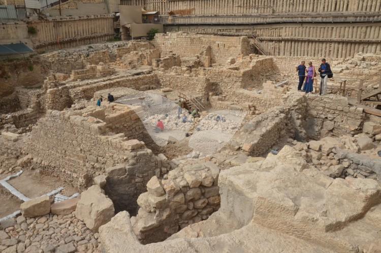 Pictures of the Givati Parking Lot excavation in the City of David