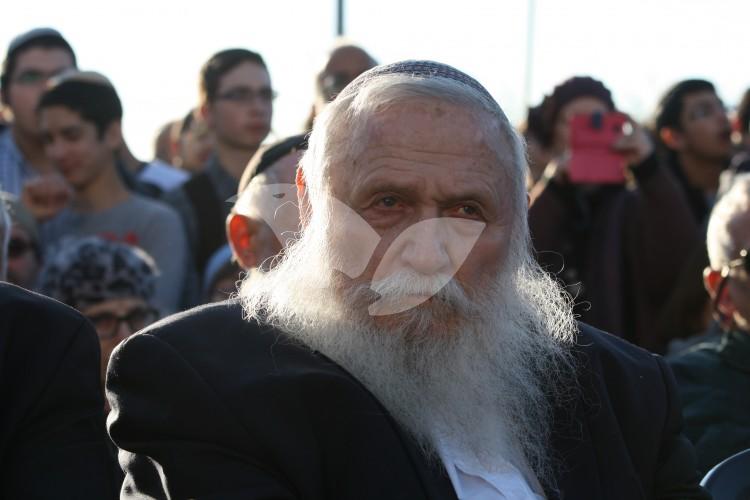 Assembly in Ofra calls for Regulation, Oppose Court-ordered demolition