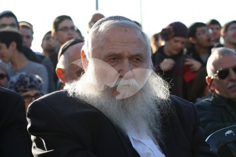 Assembly in Ofra calls for Regulation, Oppose Court-ordered demolition