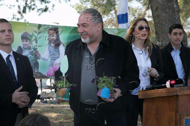 Tree Planting in Kfar Aza with Minister of Defense Liberman