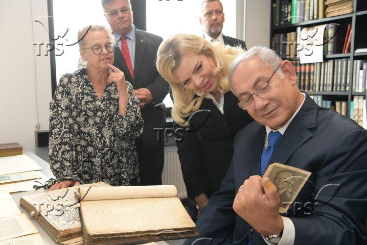 Prime Minister Netanyahu visits the Jewish Books Division of the National Library of Lithuania