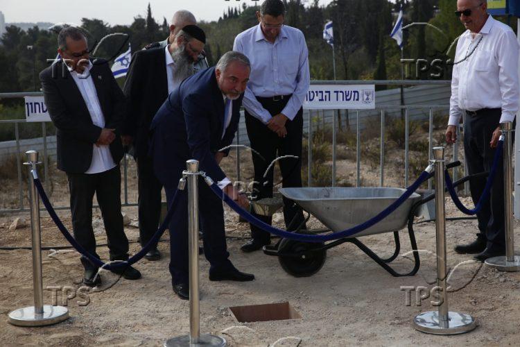 Laying the cornerstone for new Army Radio headquarters in Jerusalem