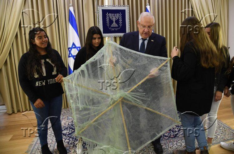 President Rivlin meets with Gaza Belt youth