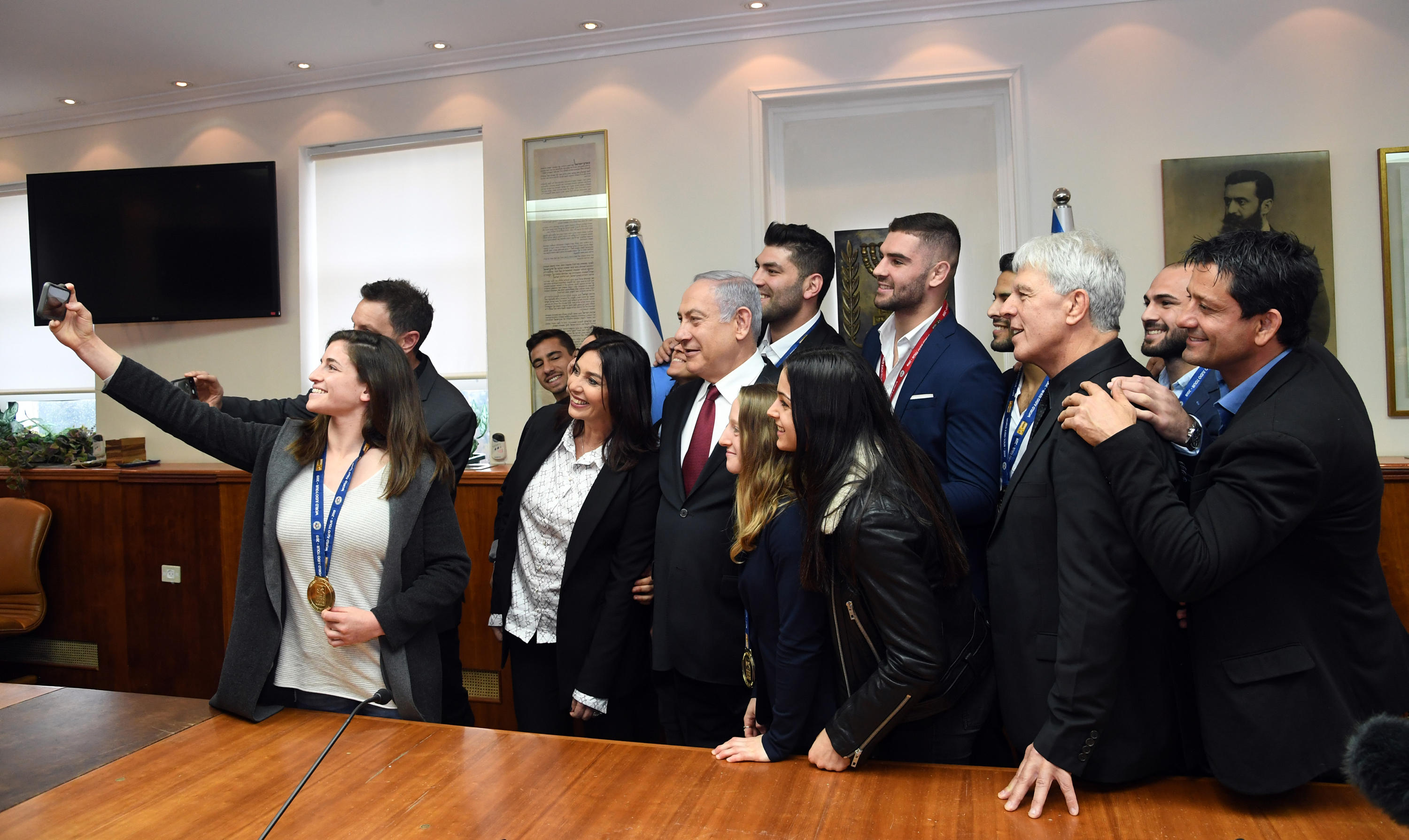 PM Netanyahu and the Israeli Judokas.