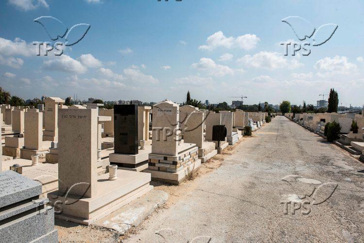 Cemetery in the city of Holon