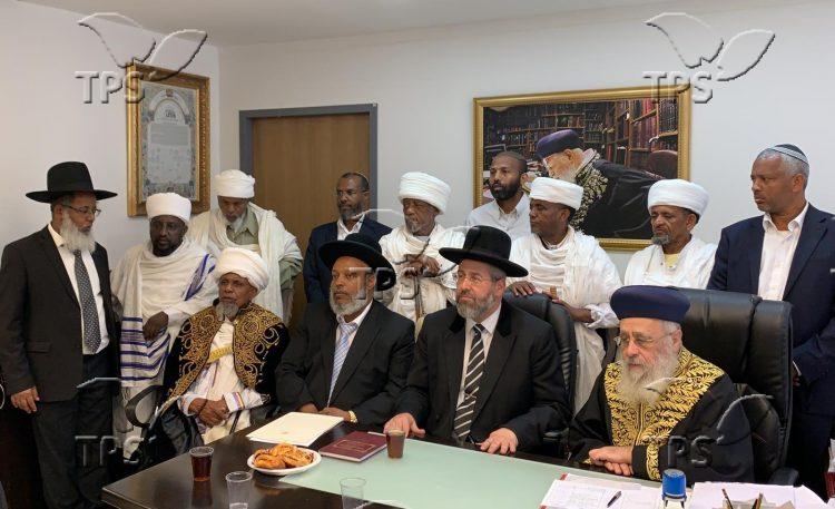 The Chief Rabbis of Israel met on Thursday with the religious leaders of the Israeli-Ethiopian community