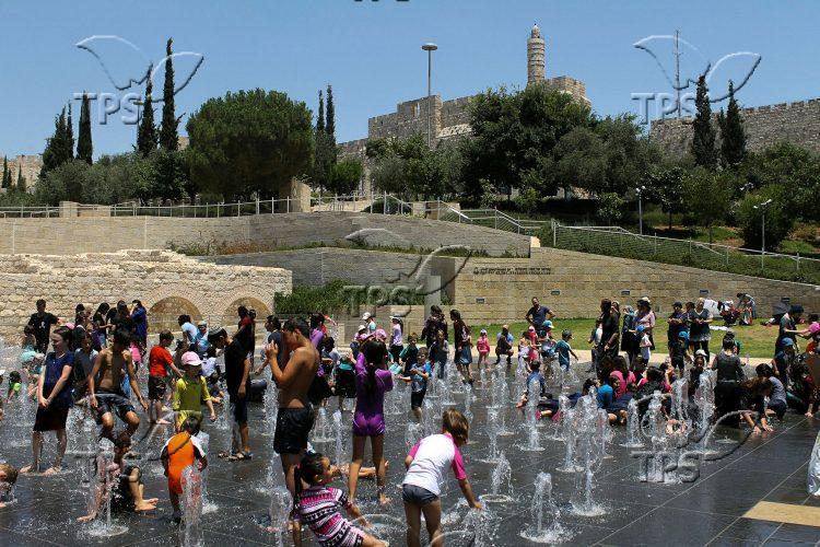 The Dancing fountain at Teddy Park in Jerusalem