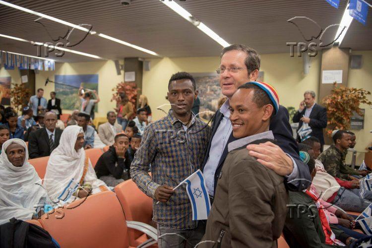 Immigrants from Ethiopia arrived to Ben Gurion Airport