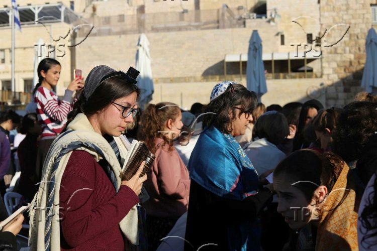 Women Of The Wall pray at the Western Wall