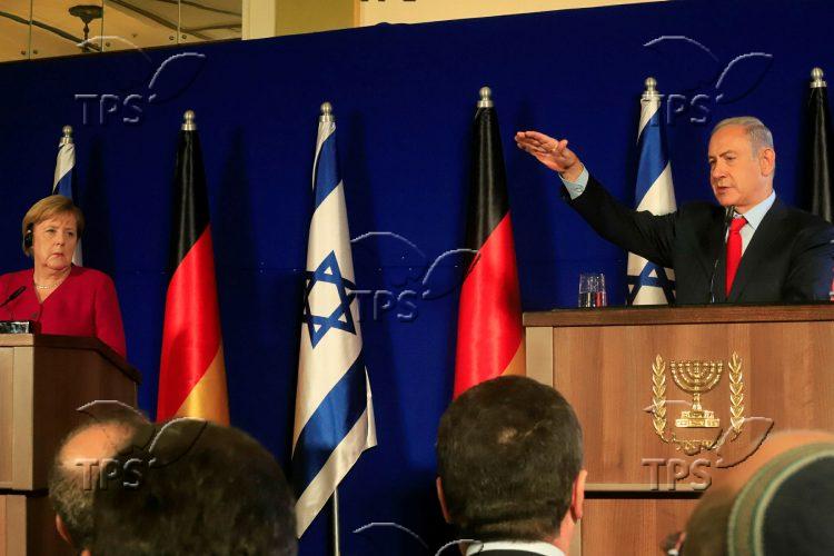 Angela Merkel and Benjamin Netanyahu in a press conference