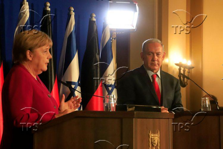 Angela Merkel and Benjamin Netanyahu in a press conference