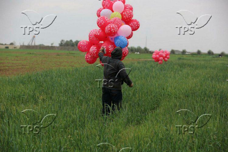 Gazans fly incendiary balloons towards Israel