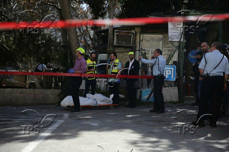 Terrorist Shot Dead After Attacking Police on Temple Mount