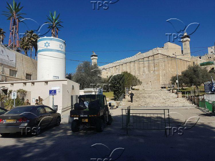 Border Police Thwart Stabbing Attack in Hebron