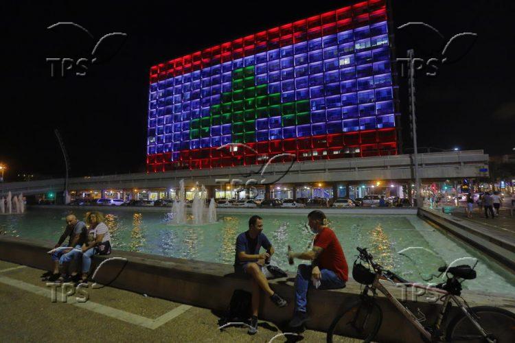 The flag of Lebanon on Tel Aviv city hall