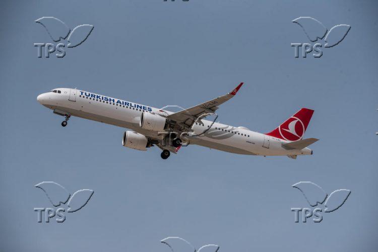 Turkish airline plane