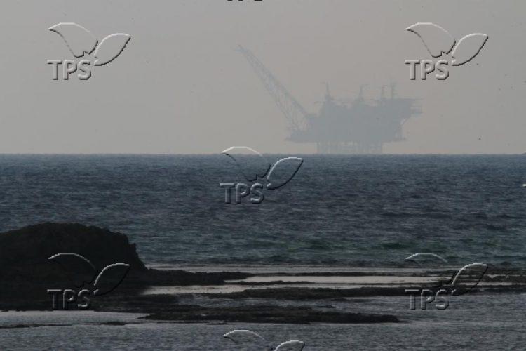 Off-shore Gas drilling rig Leviathan